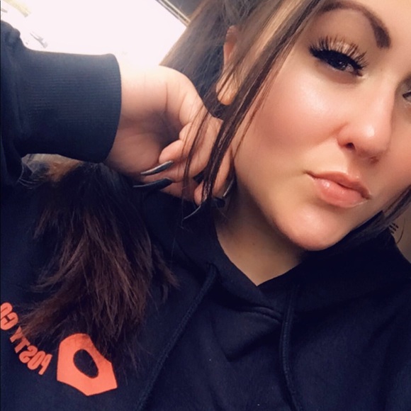 Meet your Posher, Lexy - Picture 6 of 8